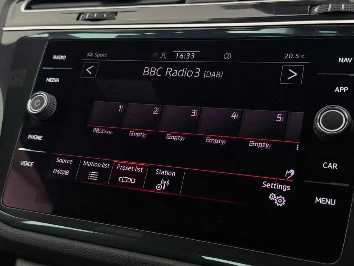 2021-volkswagen-tiguan-15-tsi-r-line-big-28