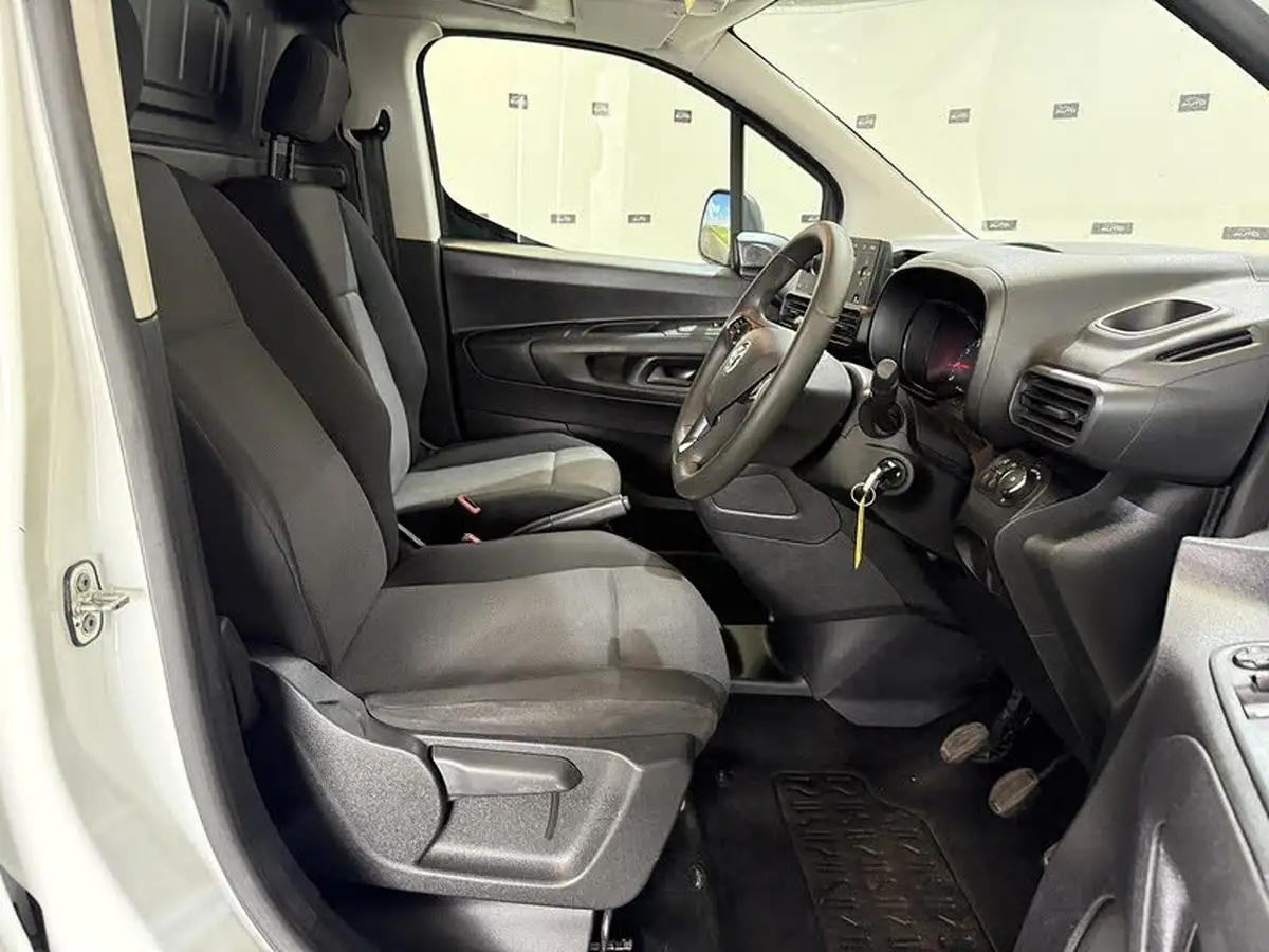 2020-vauxhall-combo-15cdti-sportive-2300-100pseu6d-t-l2h1-panel-big-15