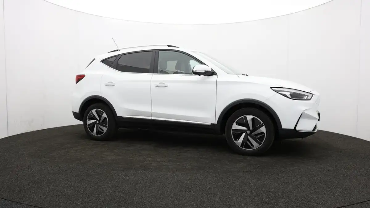 2022-mg-zs-suv-e-trophy-ev-156ps-long-range-big-35