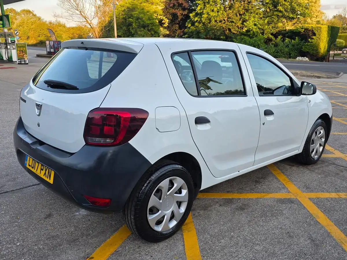 2017-dacia-sandero-10-sce-access-big-41