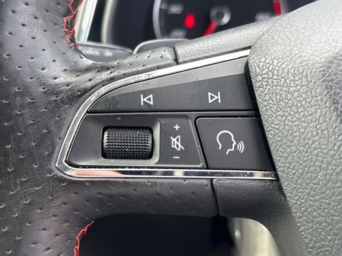 2020-seat-leon-15-tsi-evo-fr-150ps-hatchback-dsg-big-23