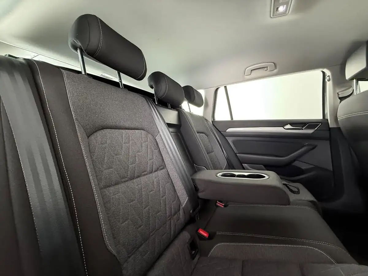 2023-volkswagen-passat-15-tsi-se-nav-big-16
