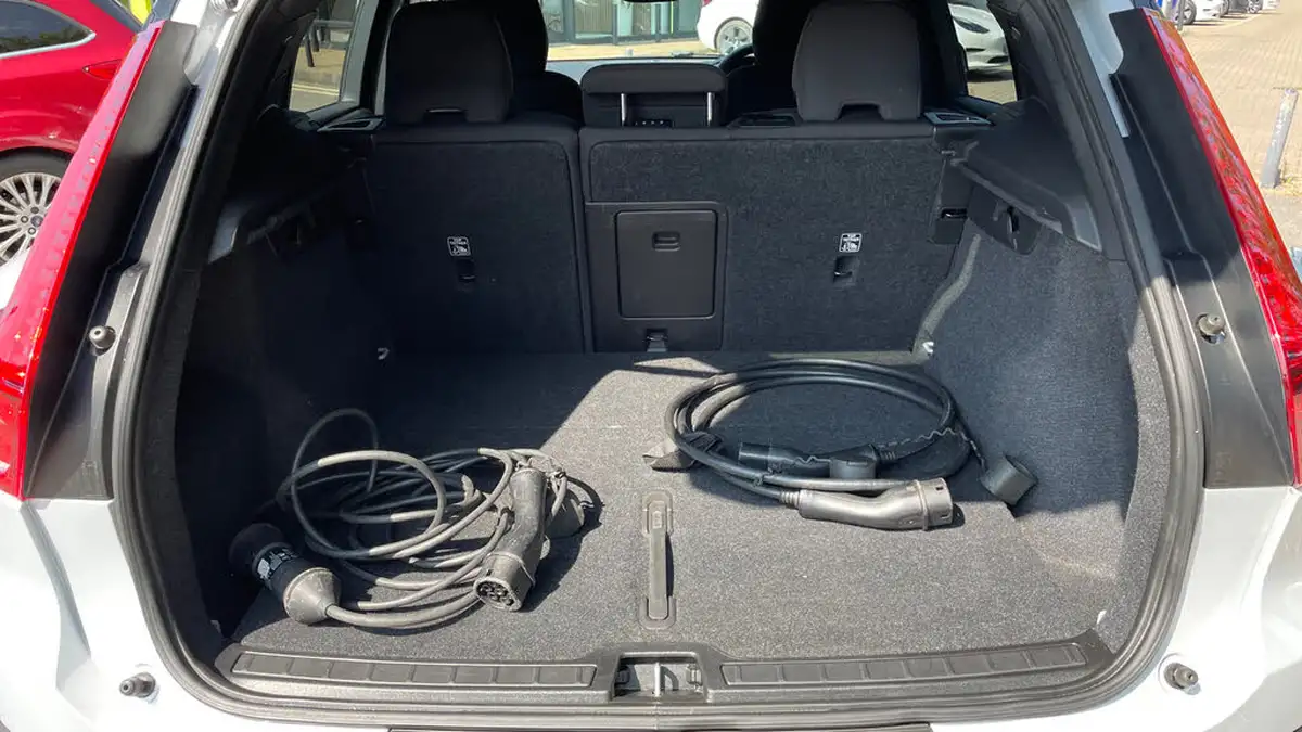 2022-volvo-xc40-e-twin-recharge-plus-big-14
