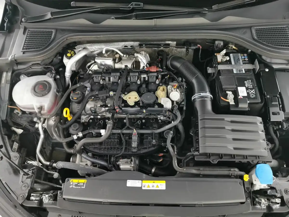 2022-volkswagen-golf-20-tsi-gti-big-44