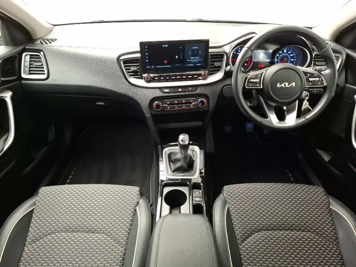 2022-kia-xceed-10-t-gdi-connect-big-2