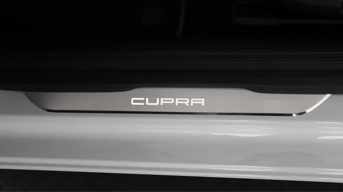 2020-seat-leon-20-tsi-cupra-lux-big-33