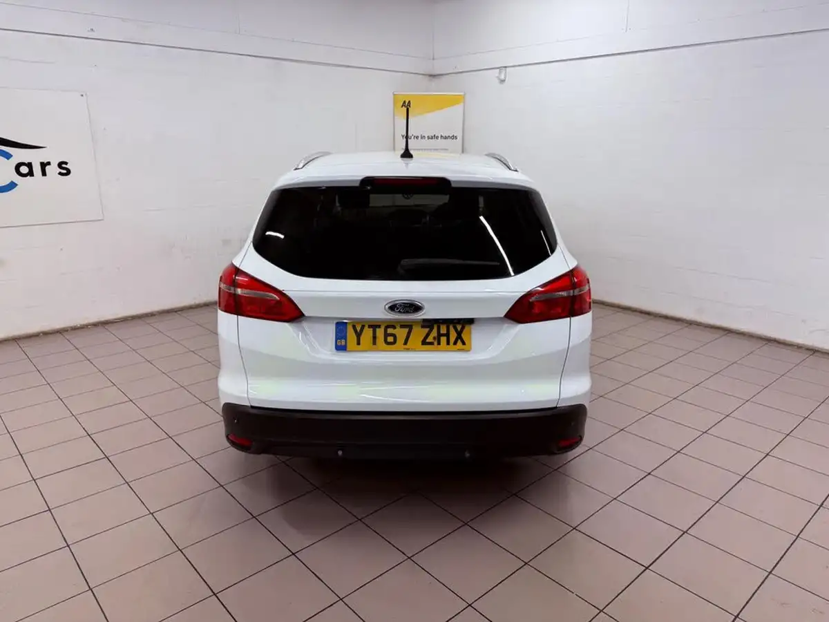2017-ford-focus-15tdci-zetec-edition-120ps-estate-big-7