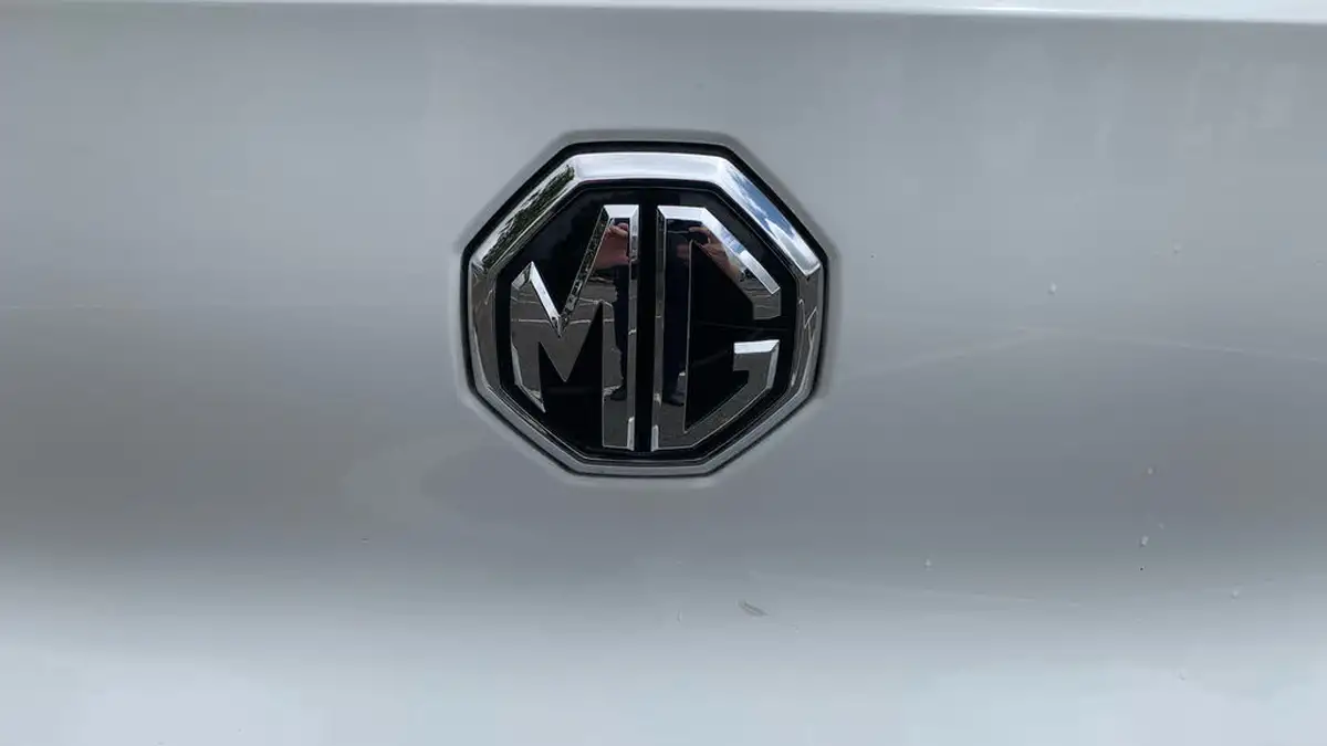 2019-mg-zs-suv-15-vti-tech-exclusive-106ps-big-25