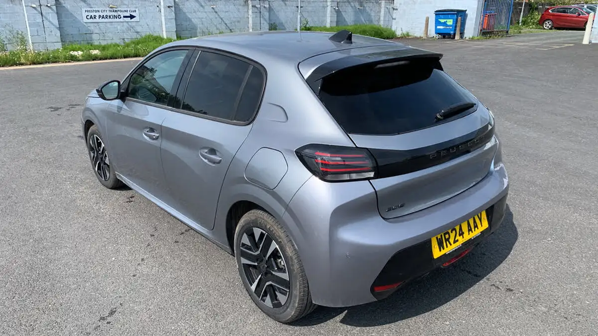 2024-peugeot-208-12-puretech-allure-big-43