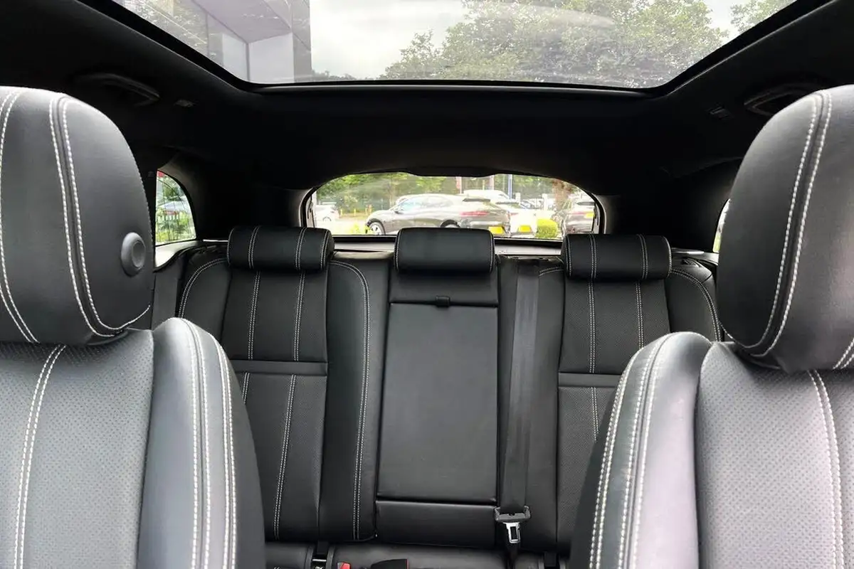 2021-land-rover-range-rover-velar-big-41