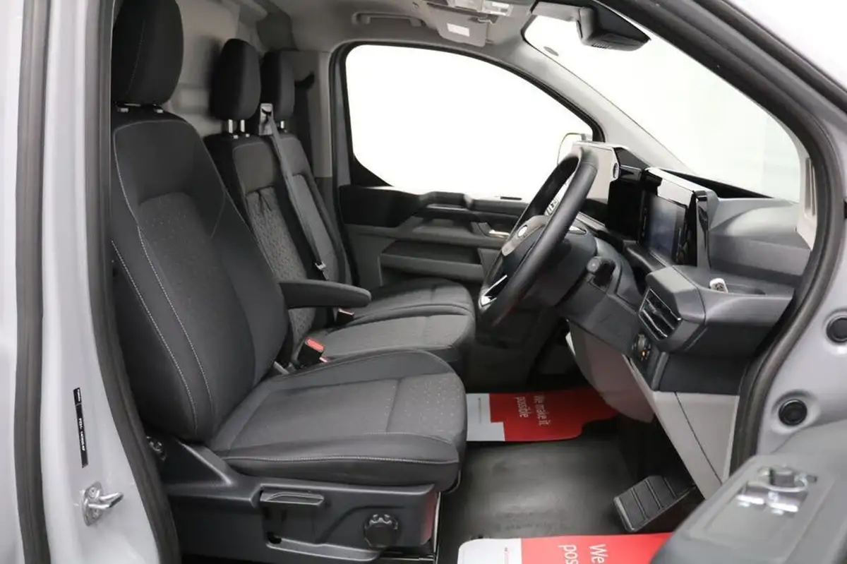2024-ford-transit-custom-20tdci-320-l1h1-limited-136pseu6e-panel-van-1996cc-auto-big-24