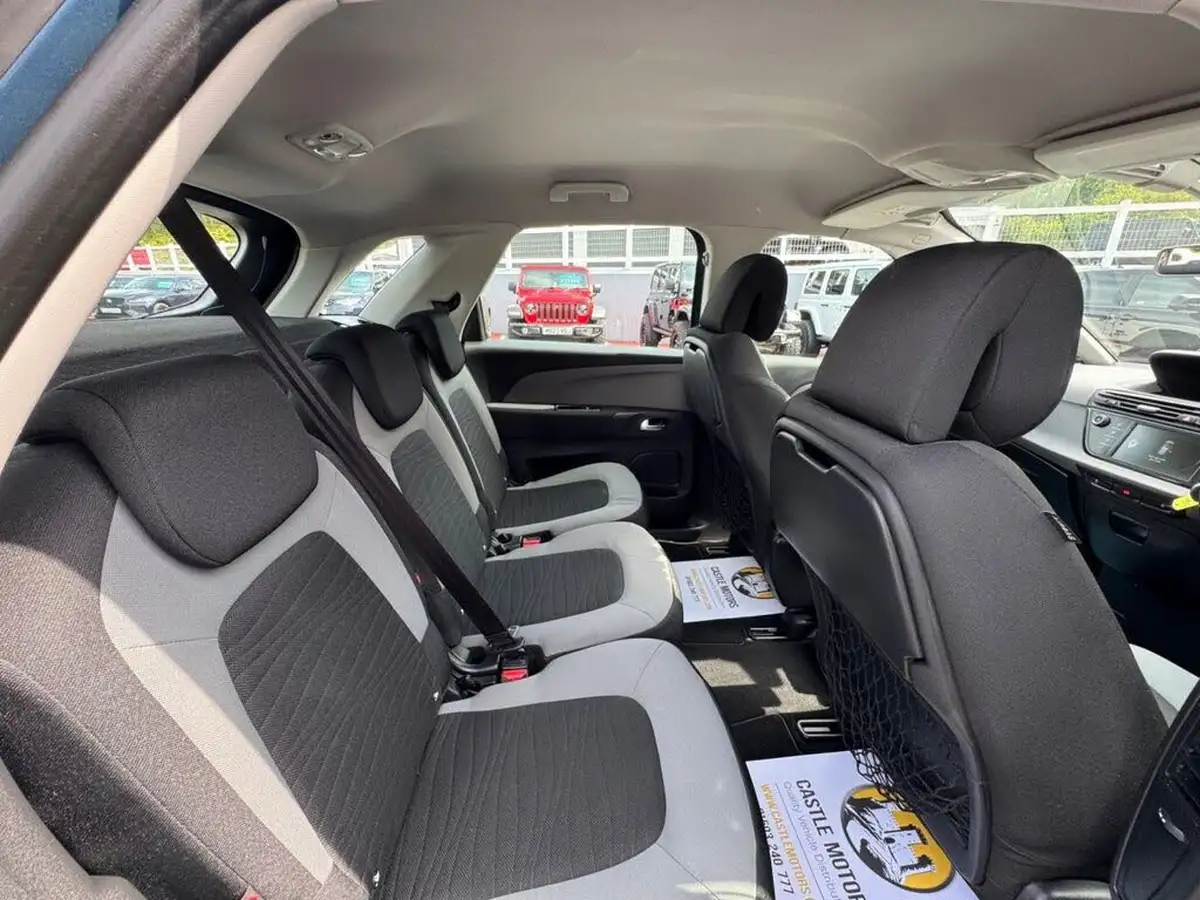 2015-citroen-c4-picasso-16bluehdi-vtr-120ps-big-12