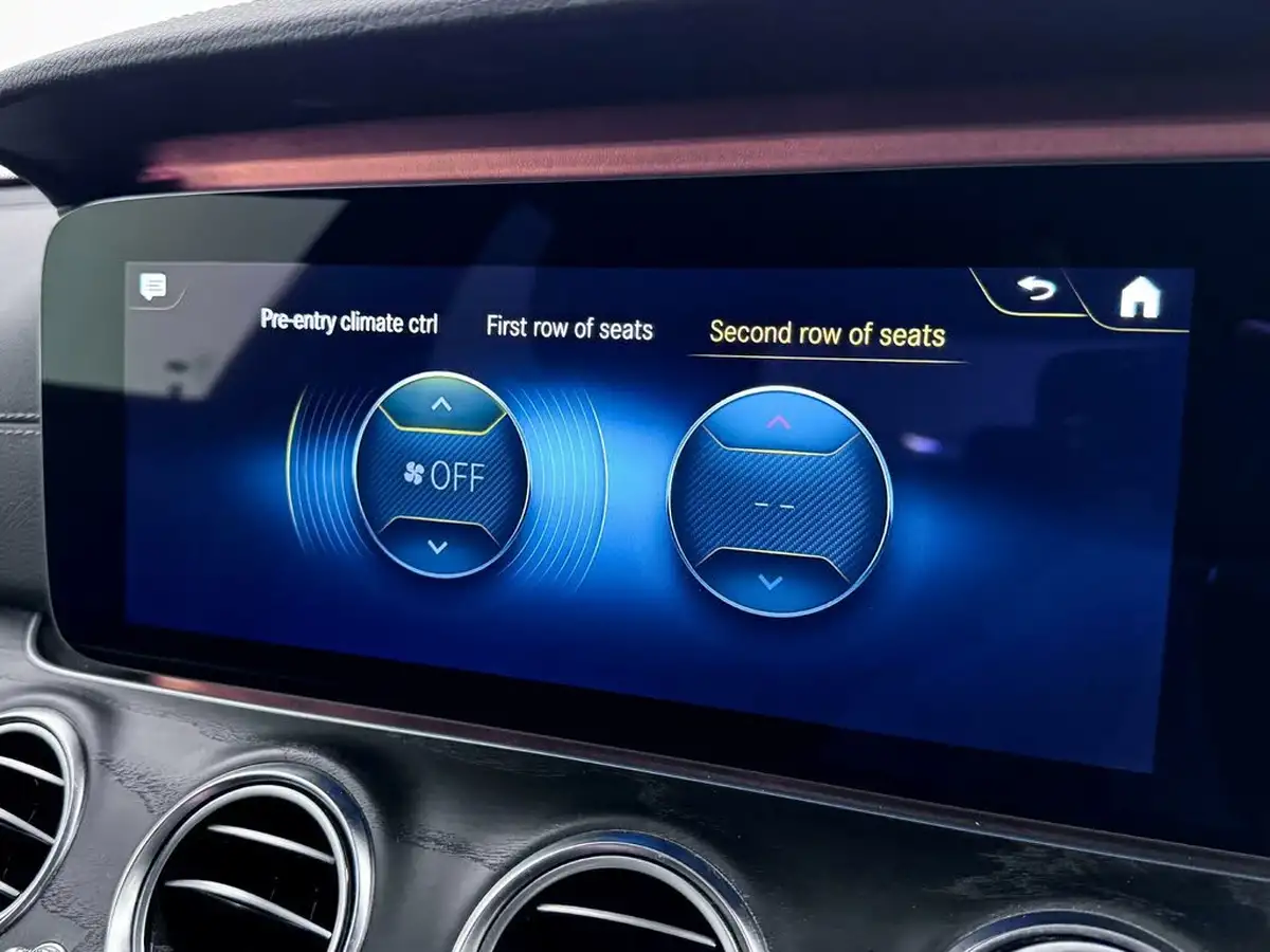 2020-mercedes-benz-e-class-20d-e300de-amg-line-eq-power-saloon-4d-big-43