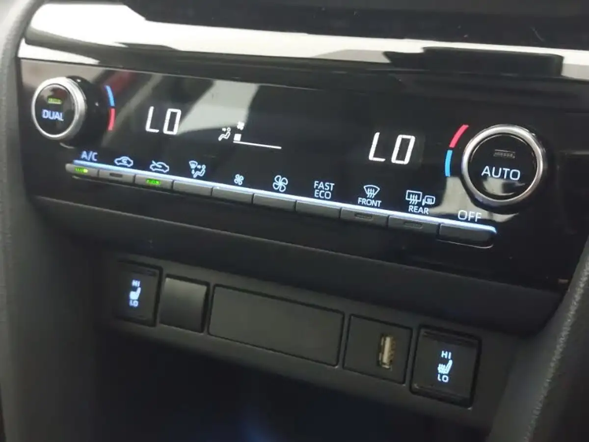 2022-toyota-yaris-cross-15-vvt-i-excel-big-15