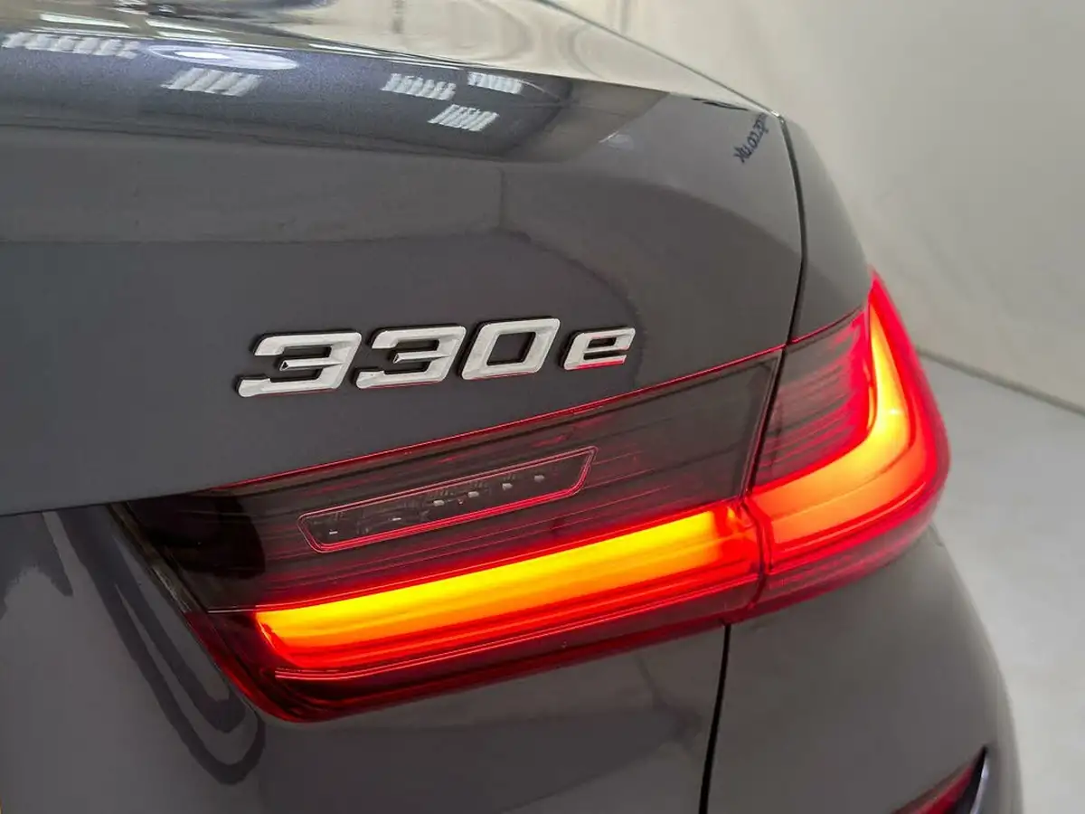 2020-bmw-3-series-20-330e-m-sport-saloon-4d-big-27