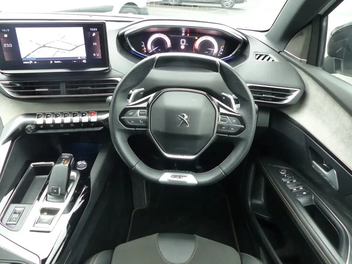 2021-peugeot-5008-suv-12-puretech-gt-premium-big-11