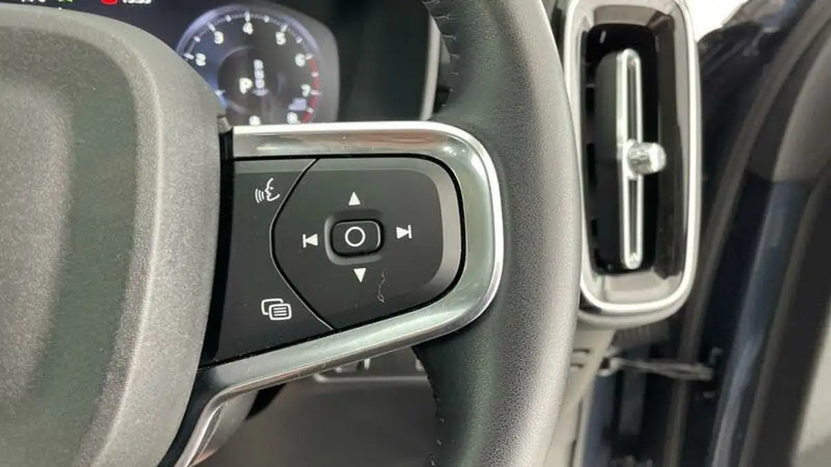 2021-volvo-xc40-20-b4-inscription-194bhp-auto-big-20