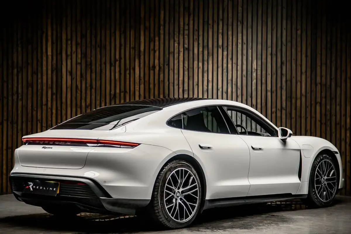2021-porsche-taycan-e-base-476ps-performance-battery-plus-big-3