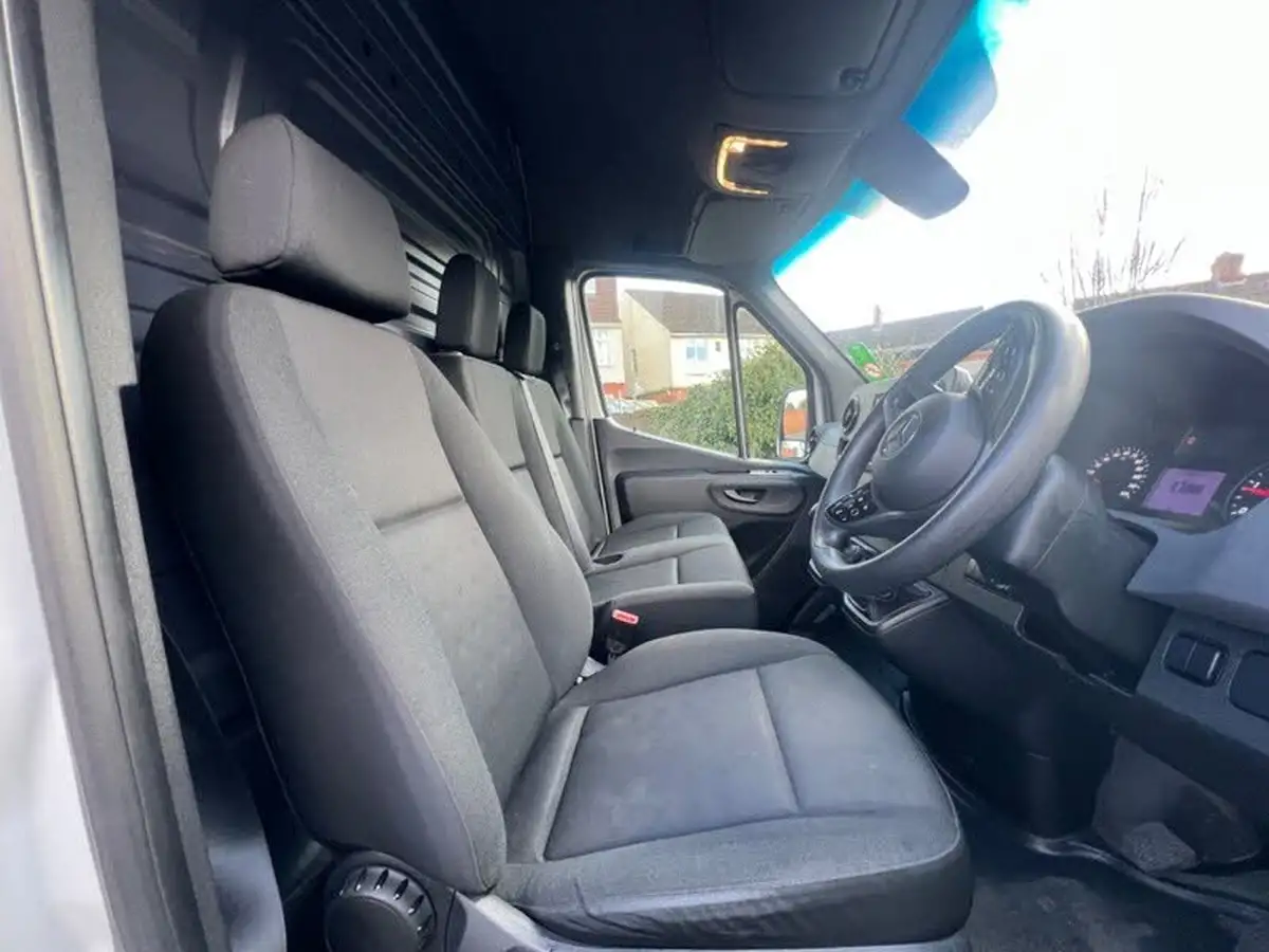 2020-mercedes-benz-sprinter-21cdi-314-l1h1-panel-van-big-7