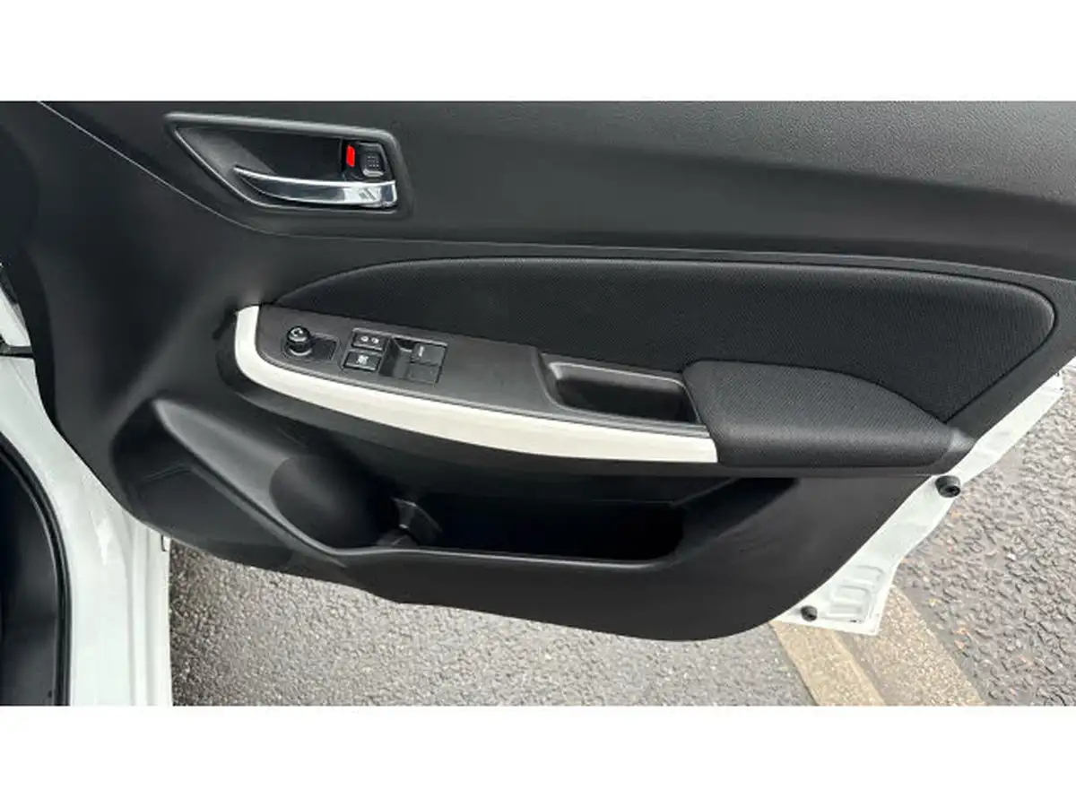 2024-suzuki-swift-12-dualjet-sz-l-big-27