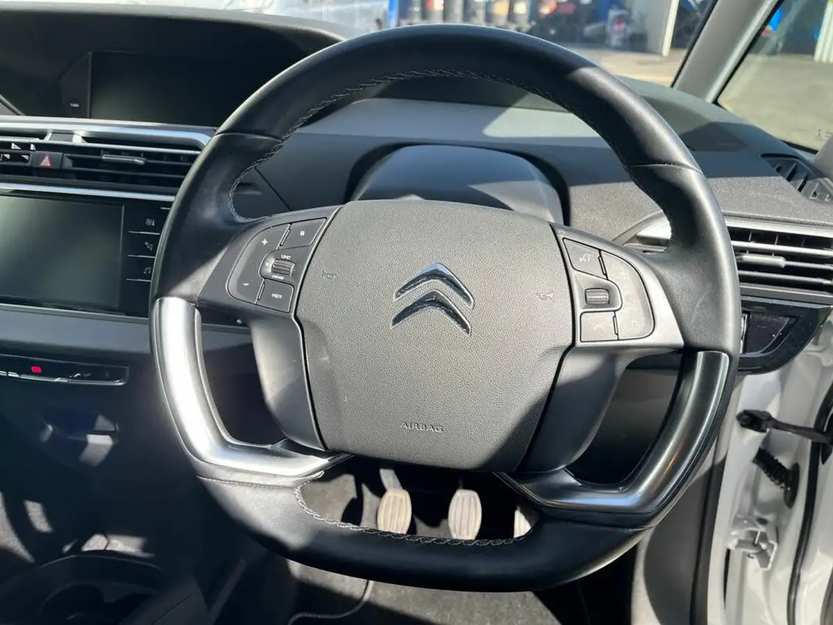 2022-citroen-grand-c4-spacetourer-12-puretech-sense-eat8-big-22