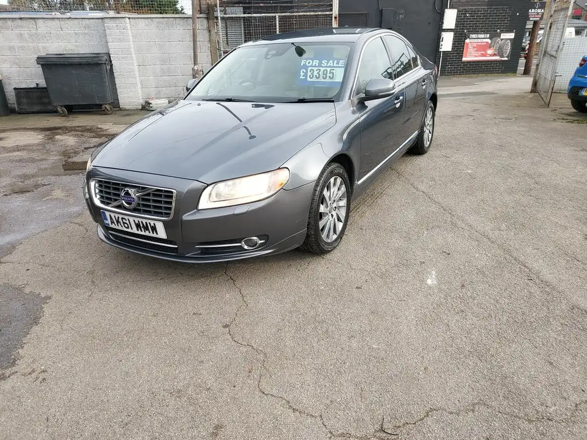 2011-volvo-s80-big-3