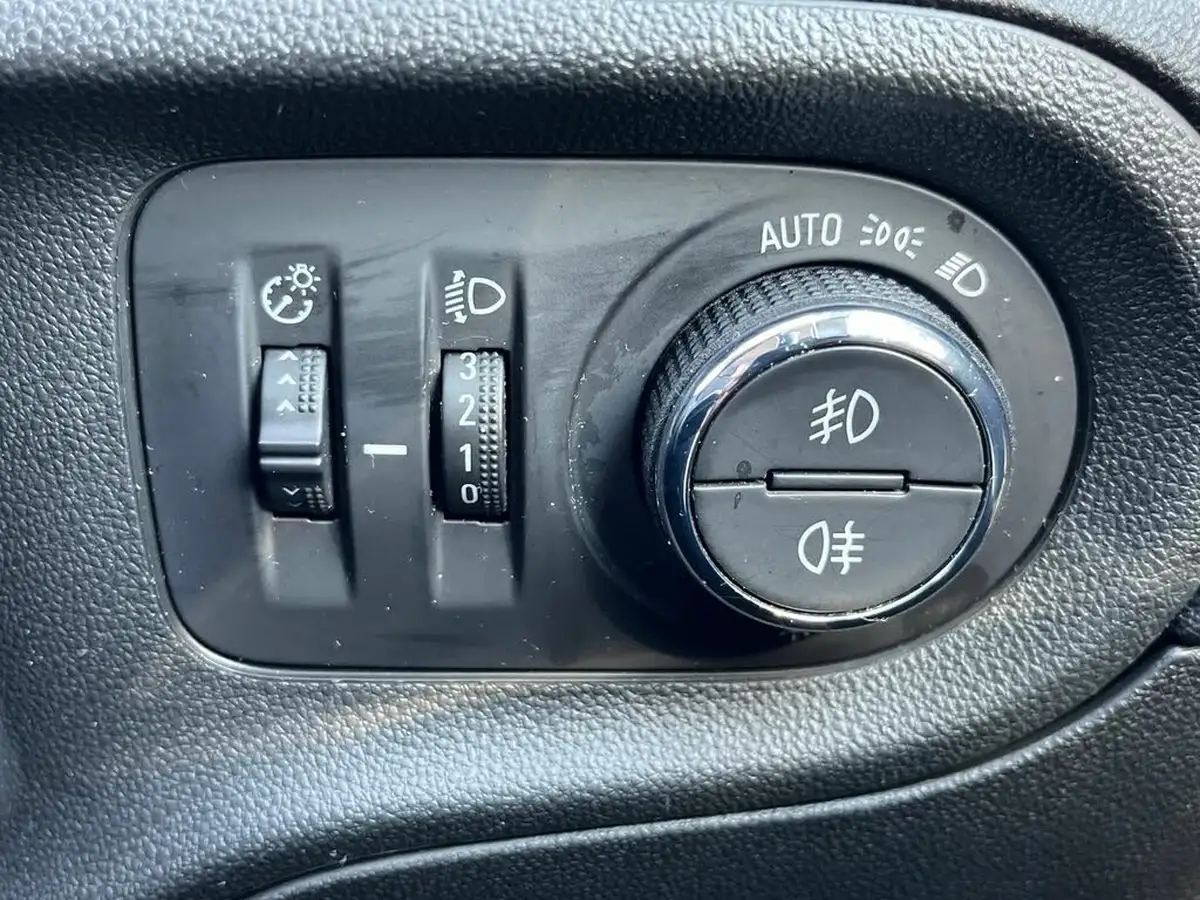 2019-vauxhall-grandland-x-12-se-big-26