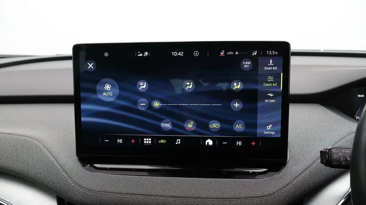 2021-skoda-enyaq-e-80-loft-82-kwh-big-12