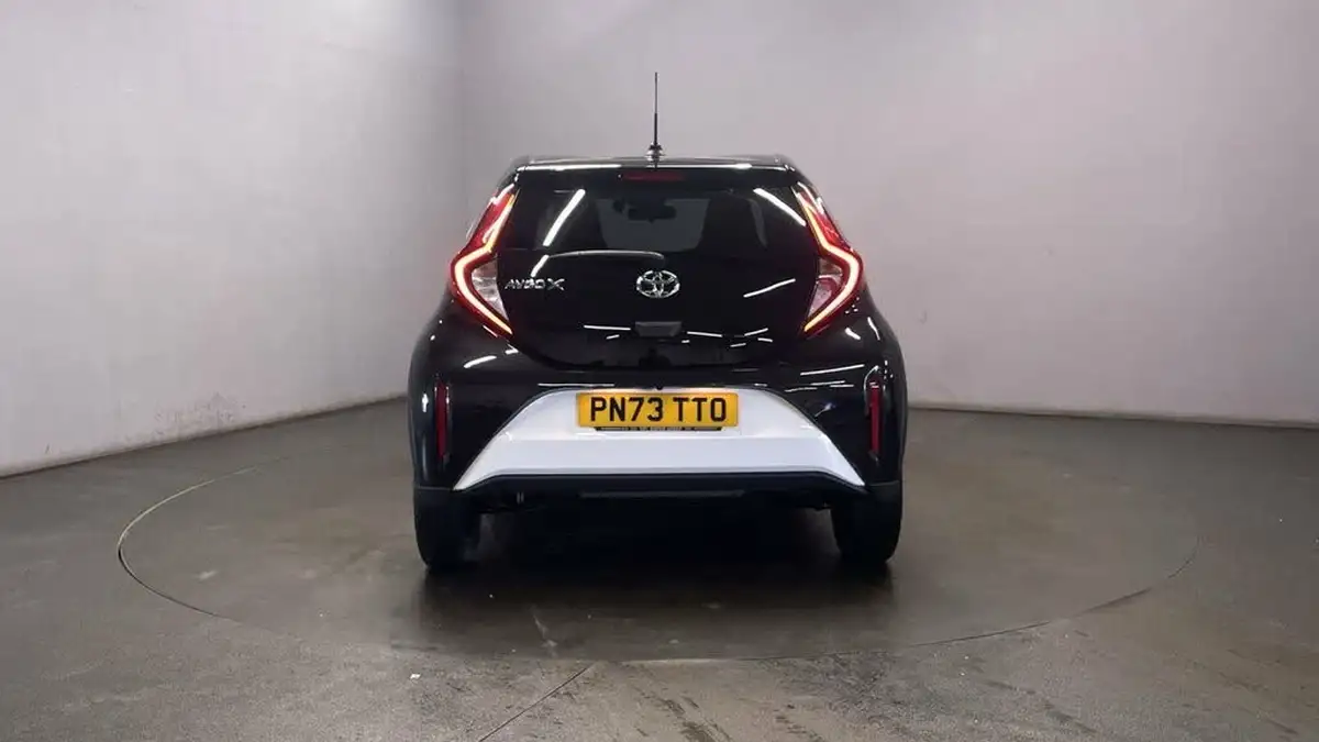 2023-toyota-aygo-x-10-vvt-i-edge-big-6