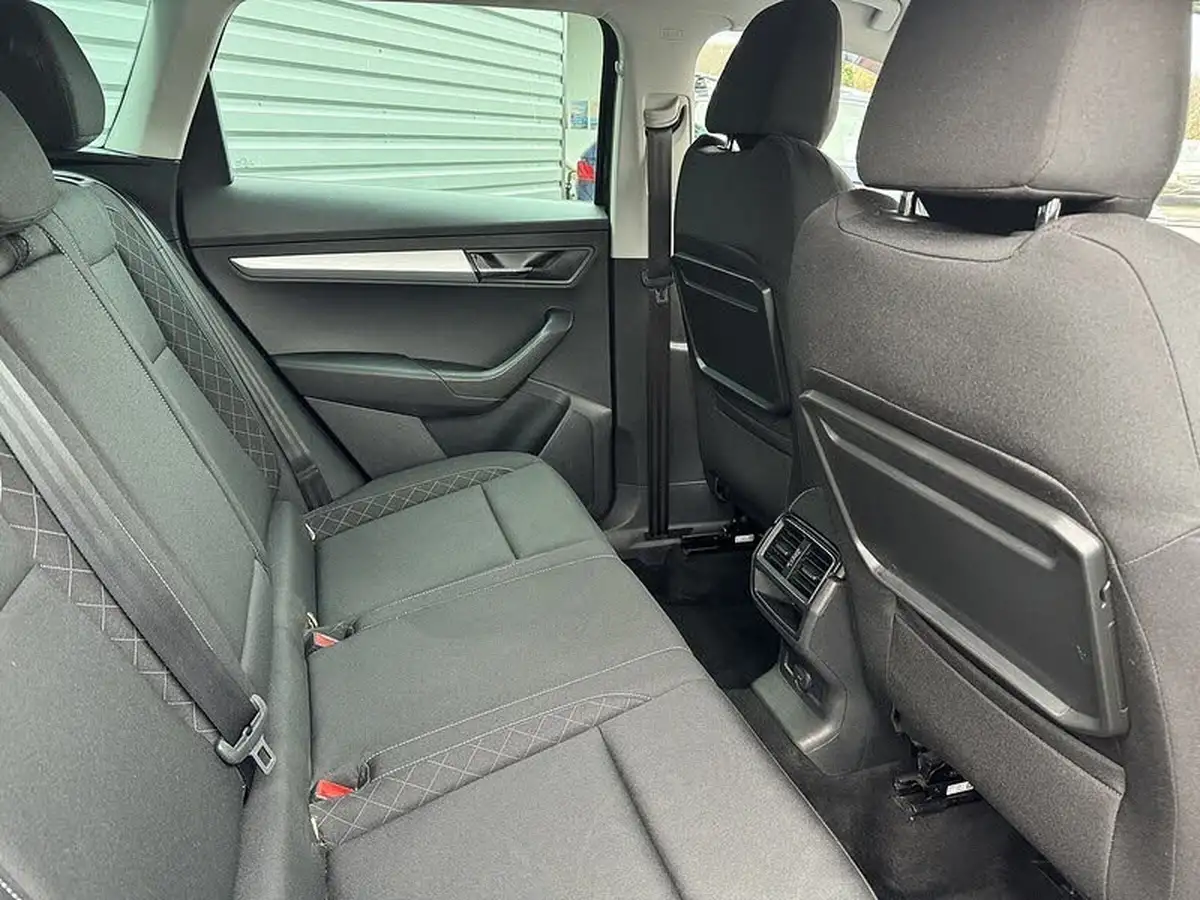 2018-skoda-karoq-16tdi-se-scr-1596cc-big-47