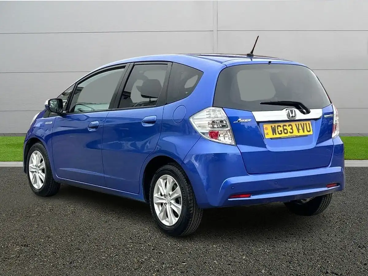 2013-honda-jazz-13-hs-big-4