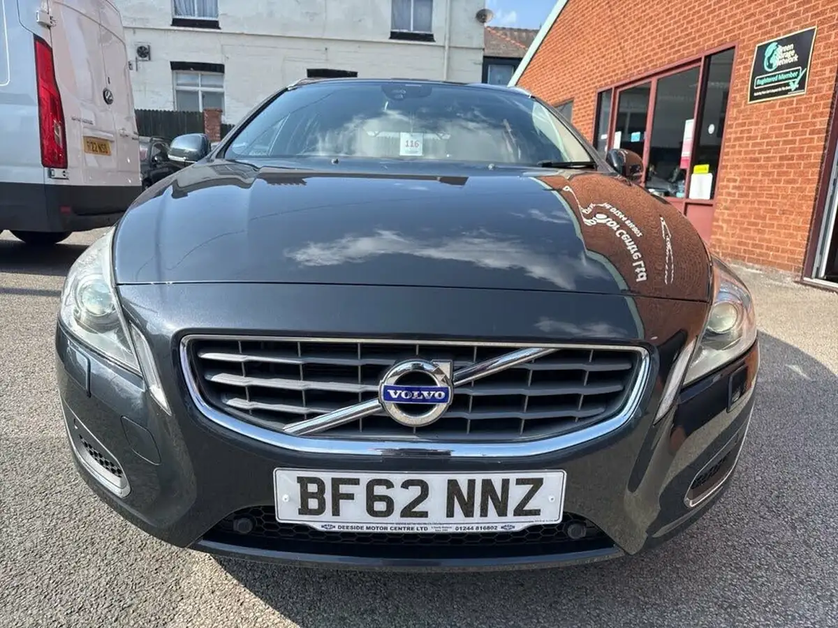 2012-volvo-v60-20td-d3-se-lux-136bhp-ss-geartronic-big-40
