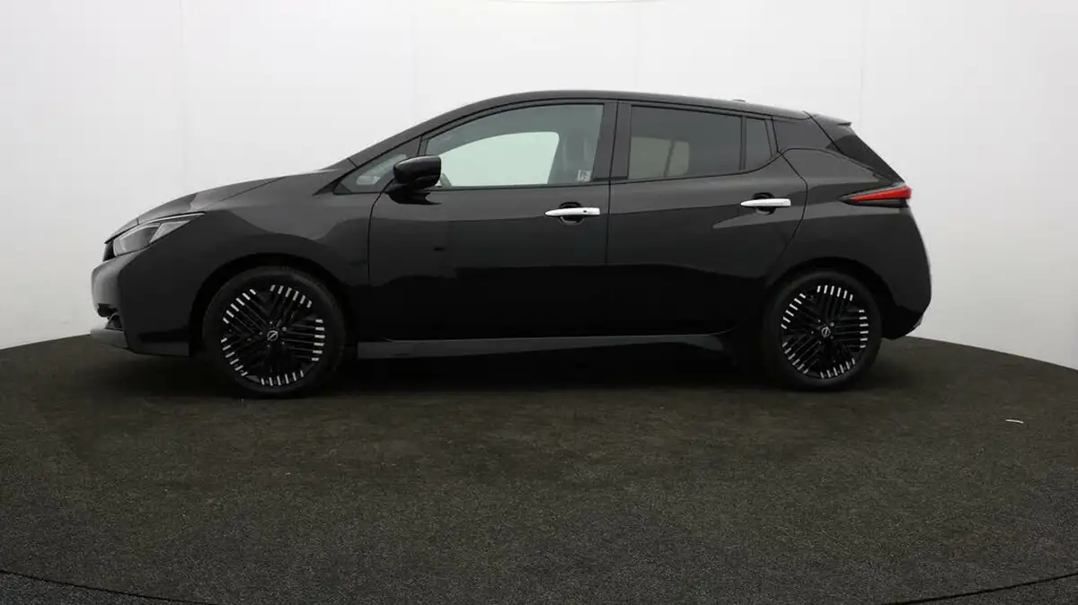 2022-nissan-leaf-e-tekna-39kwh-big-59