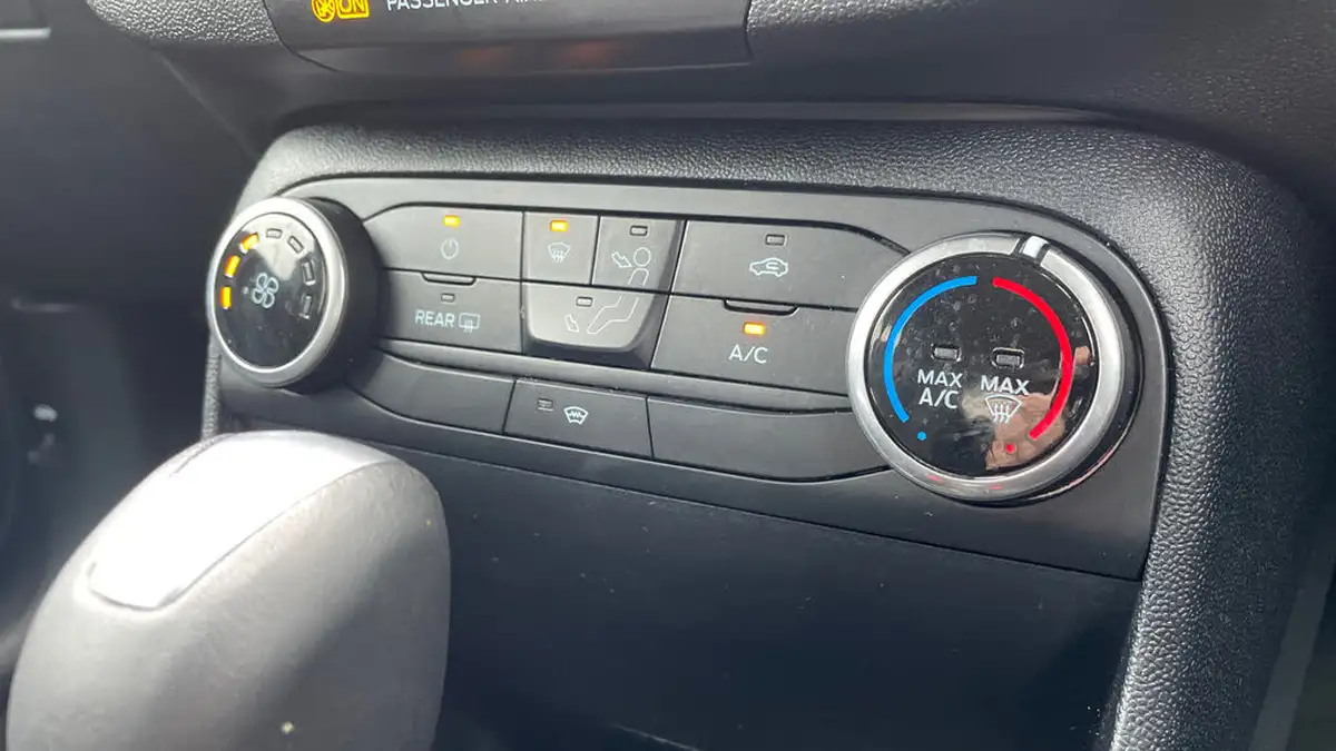 2023-ford-fiesta-10t-active-125ps-hybrid-mhev-powershift-big-22