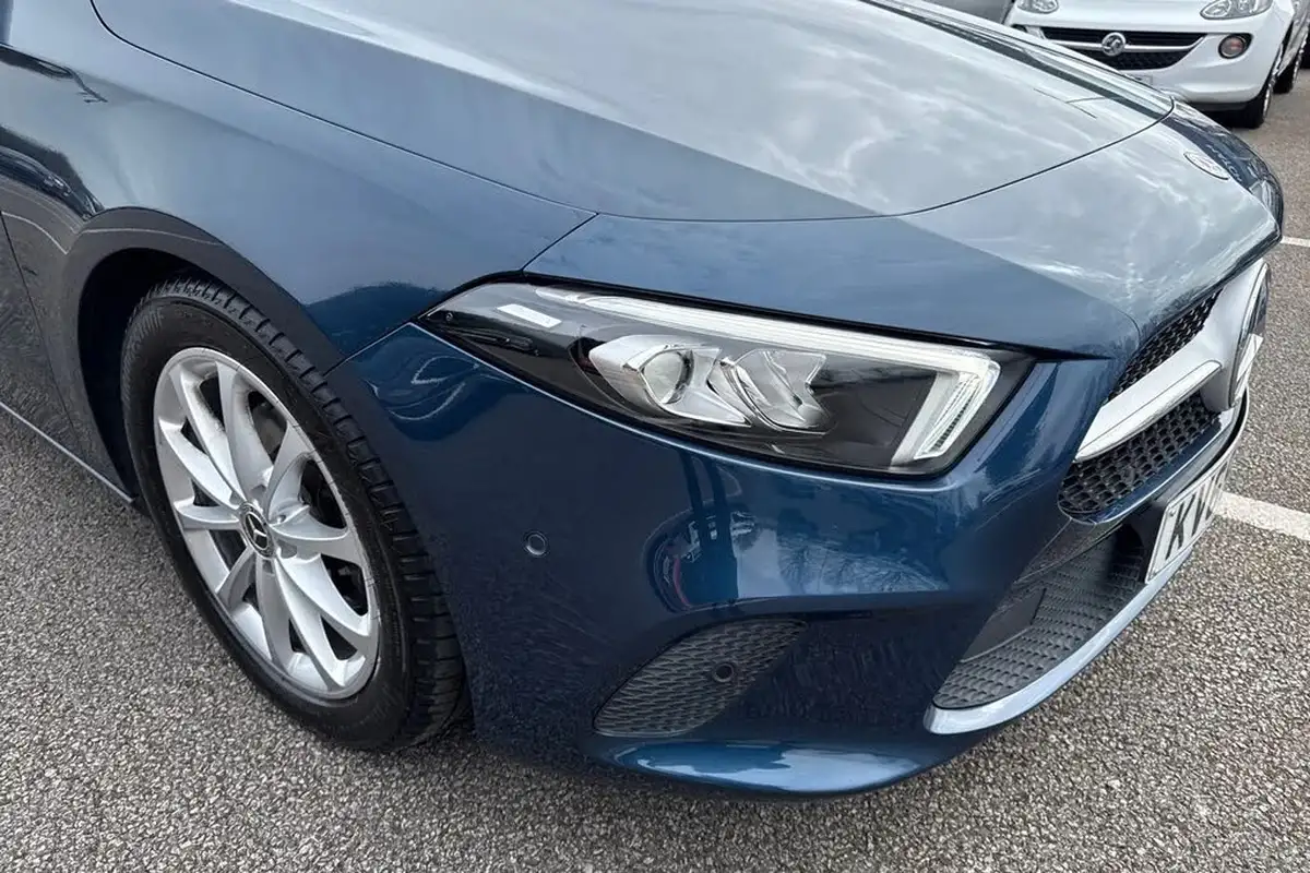 2019-mercedes-benz-a-class-15d-a180d-sport-executive-hatchback-5d-7g-dct-big-24