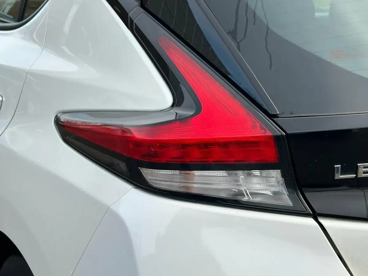2019-nissan-leaf-e-acenta-big-21