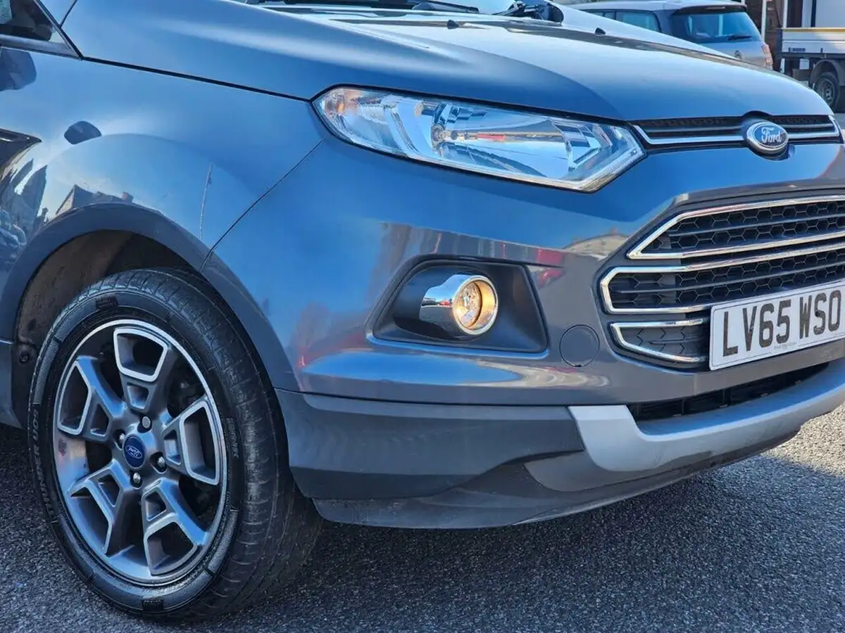 2015-ford-ecosport-10-titanium-t-big-32