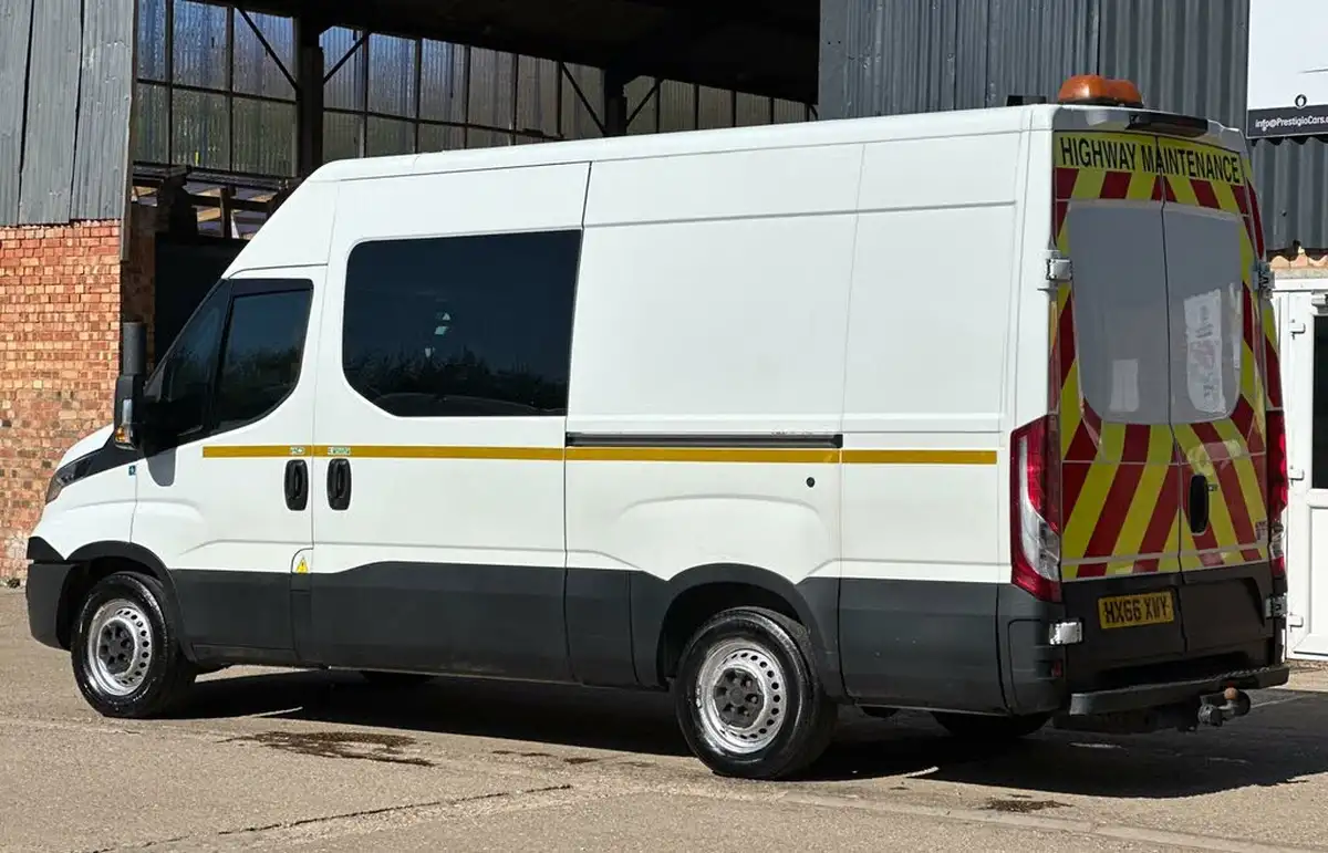 2016-iveco-daily-s-class-23td-35s13v-3000-h1-plus-panel-big-6