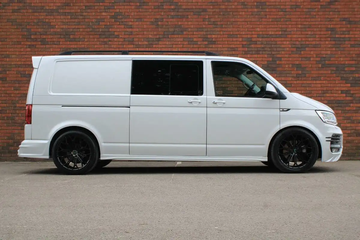 2019-volkswagen-transporter-20bitdi-t32-highline-bmt-lwb-4motion-204pseu6-kombi-big-1