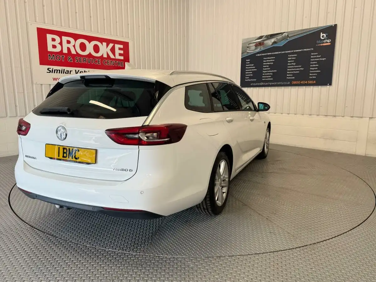 2018-vauxhall-insignia-sports-tourer-16td-sri-nav-136ps-ecotec-big-6