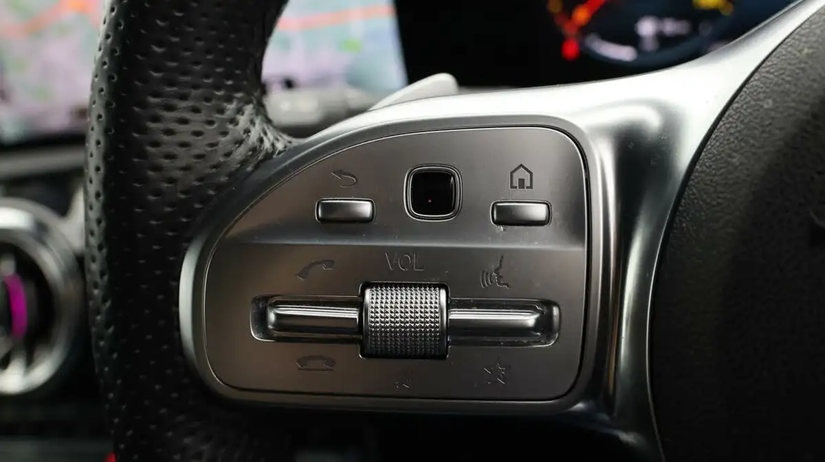 2022-mercedes-benz-cla-13-cla-200-amg-line-premium-plus-night-edition-coupe-4d-big-21