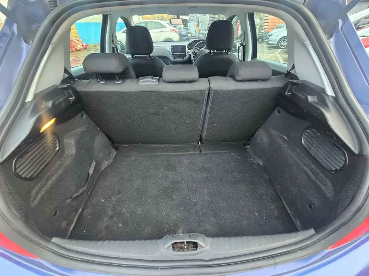 2014-peugeot-208-12-active-vti-5d-big-16