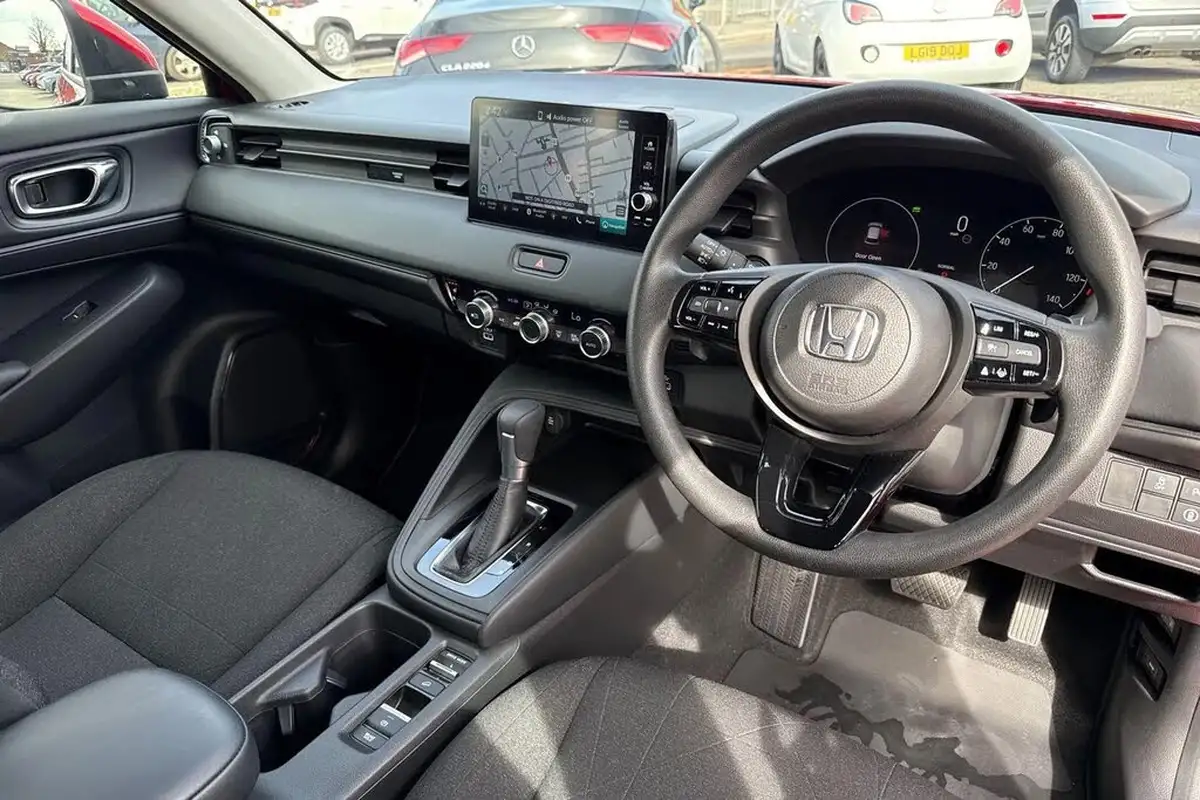 2022-honda-hr-v-15-i-mmd-elegance-big-35