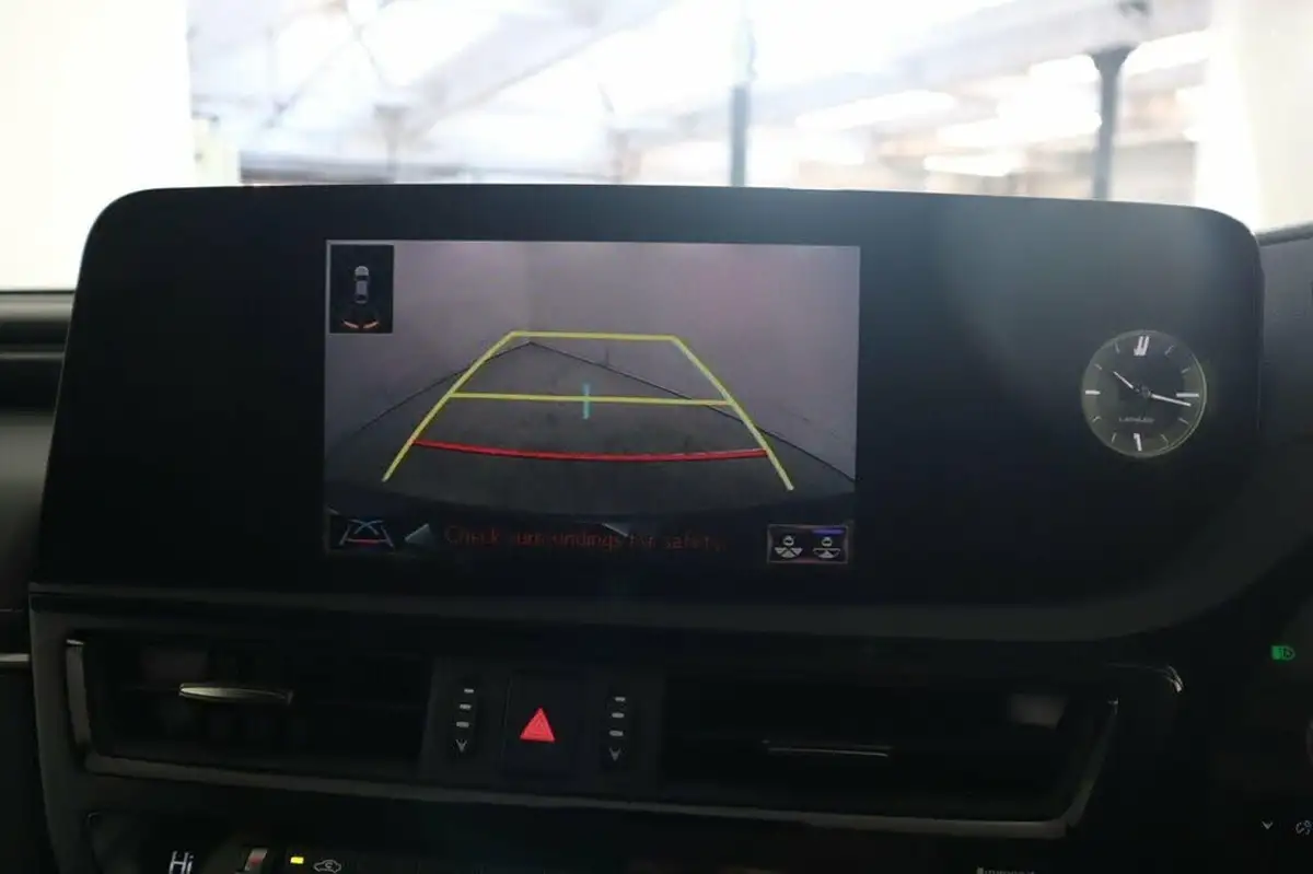 2022-lexus-es-300h-25-es-without-navigation-big-46
