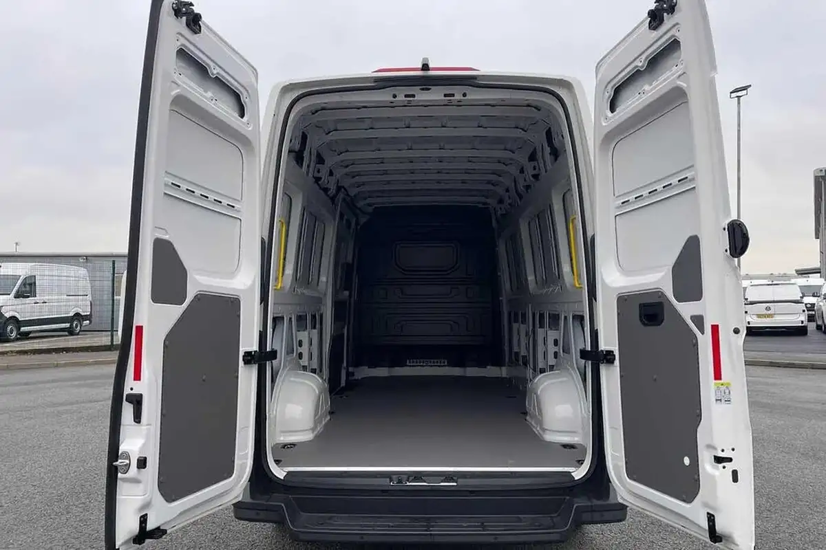 2024-volkswagen-crafter-20tdi-cr35-lwb-commerce-plus-140pseu6d-big-8