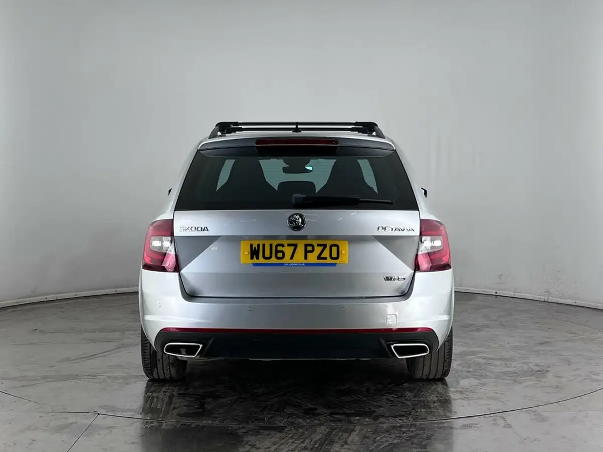 2017-skoda-octavia-20tdi-vrs-estate-dsg-big-7