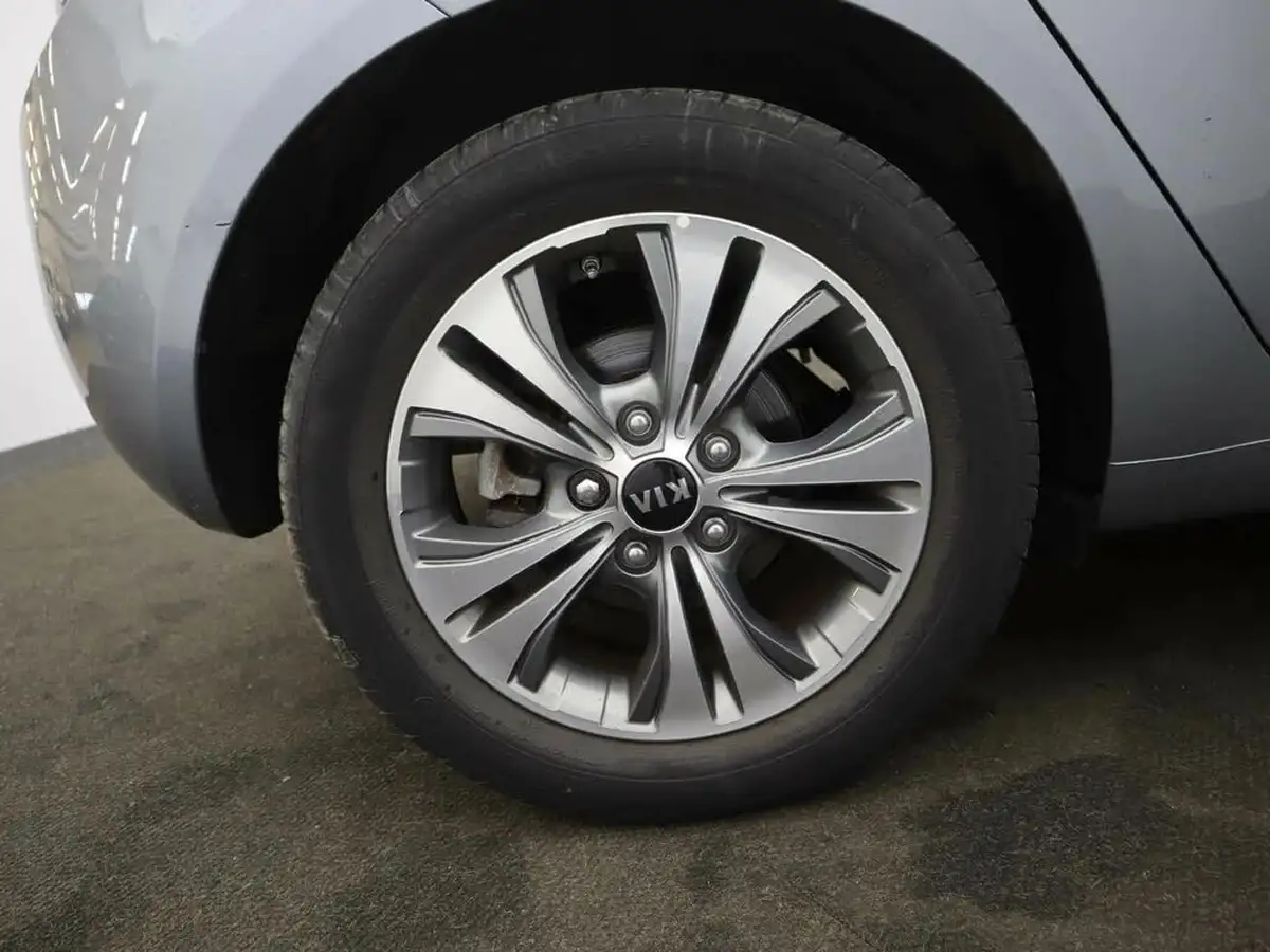 2018-kia-venga-16-2-isg-big-6