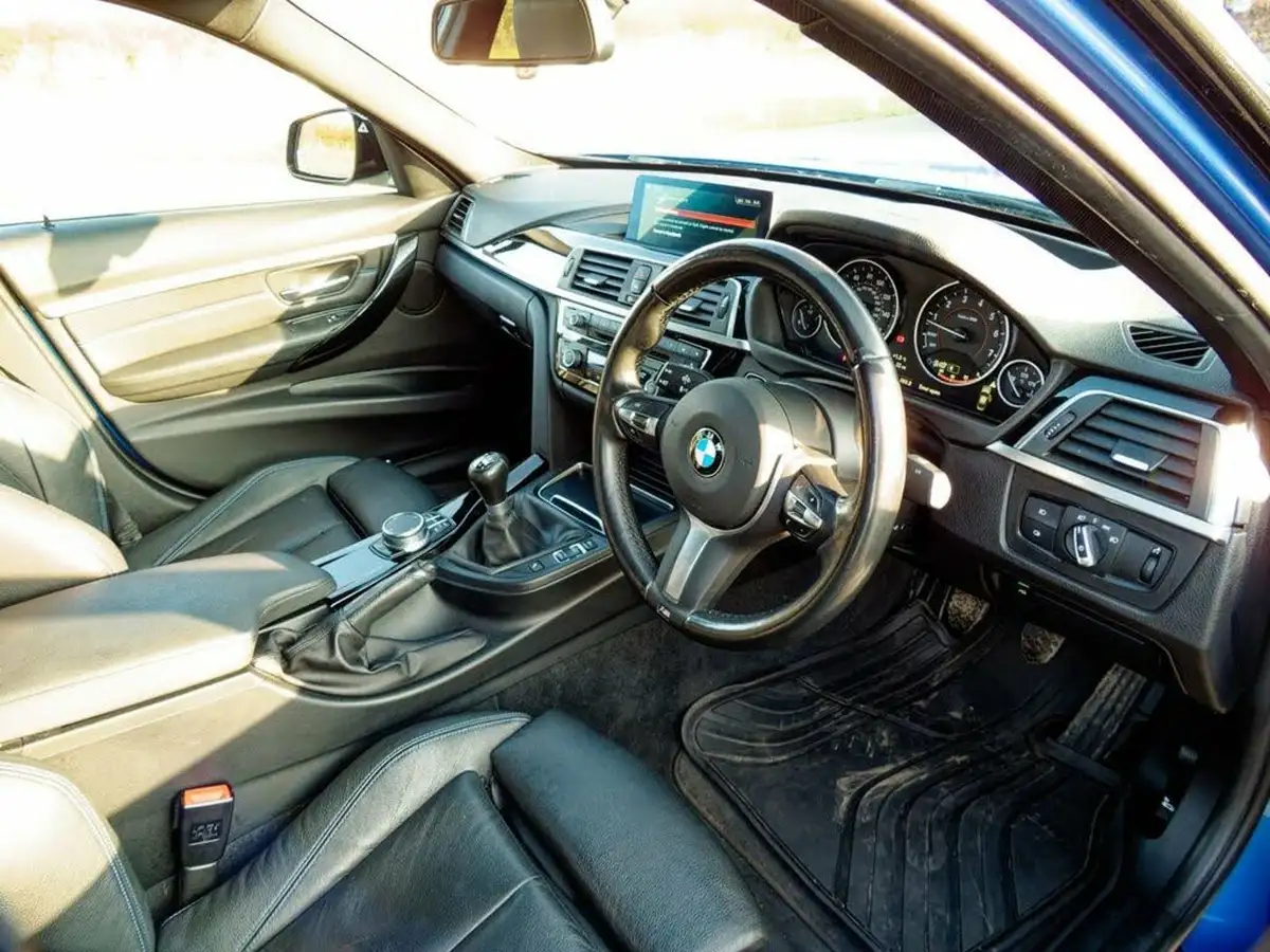 2018-bmw-3-series-20-320i-xdrive-m-sport-saloon-4d-big-33