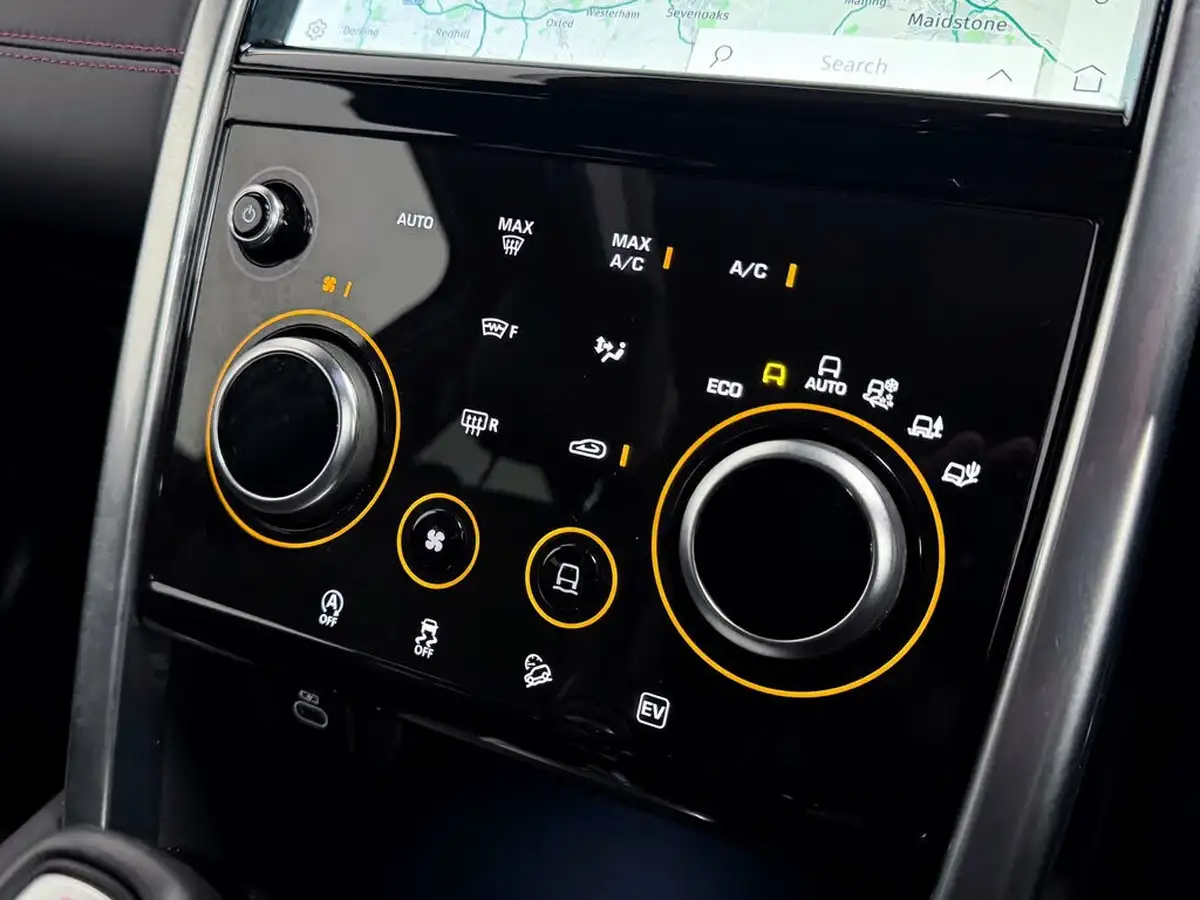 2022-land-rover-discovery-sport-15-p300e-r-dynamic-hse-big-37