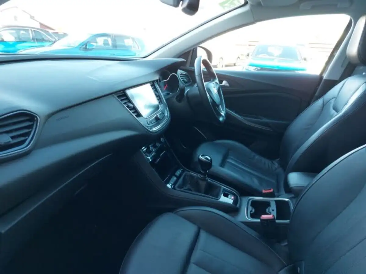 2019-vauxhall-grandland-x-12-elite-nav-big-4
